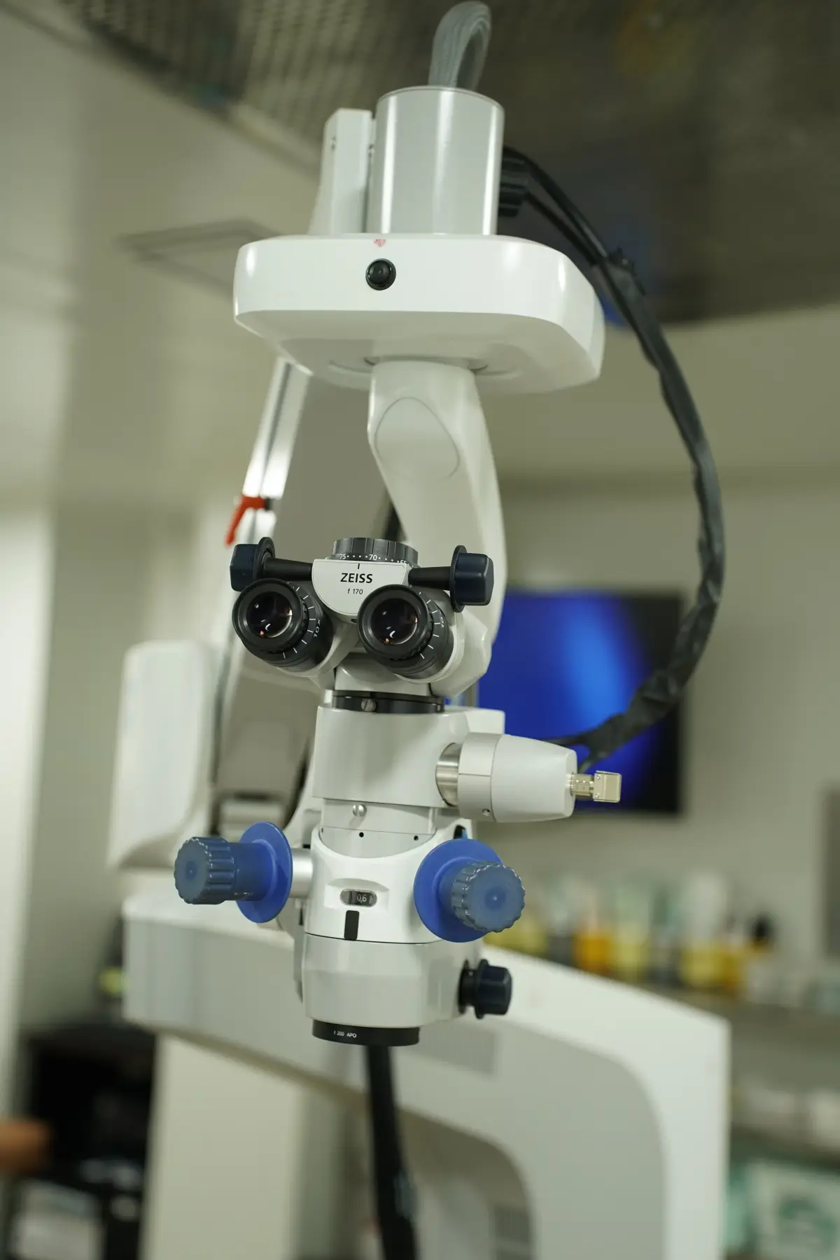 Zeiss Lumera i surgical microscope